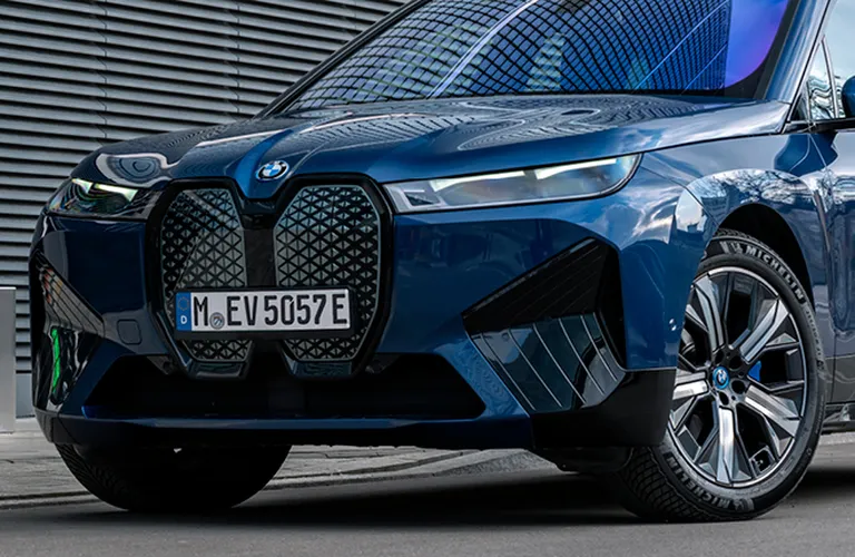 Bild zeigt Fahrzeug Karosserie hergestellt im Polyurethan-Spritzguss