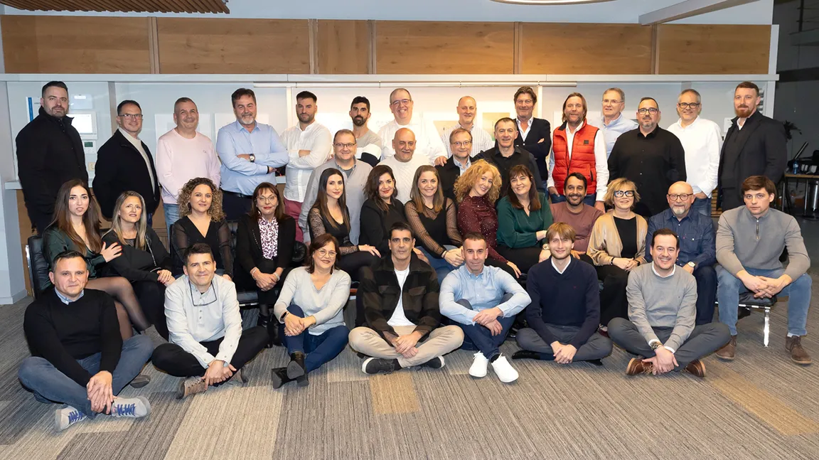 La imagen muestra al equipo de ENGEL Spain