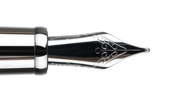 Bild zeigt Füllfederspitze hergestellt im PIM-Spritzgießverfahren