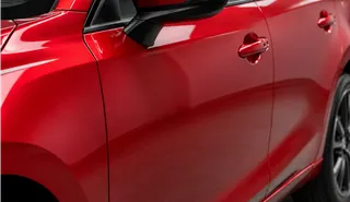Bild zeigt lackierte Türen am Automobil