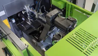 Bild zeigt Spritzeinheit der kompakten Maschine