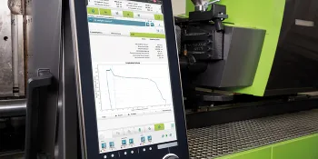Picture shows digital solution iQ weight control on the control unit of an ENGEL injection moulding machine