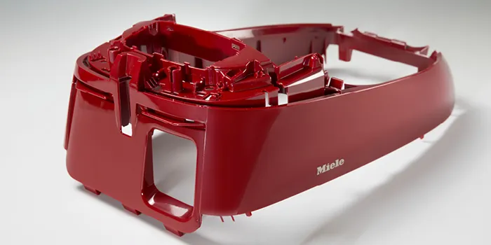 Bild zeigt Kunststoffbauteil in rot 