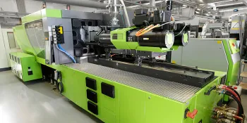 Obrázek ukazuje plně elektrický vstřikovací stroj pro špičkové aplikace