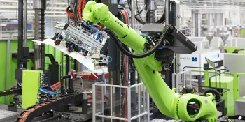 Picture shows easix robot from ENGEL