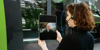 Picture shows online support from ENGEL