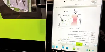 La imagen muestra la planificación digital de la trayectoria de un robot con iQ motion control de ENGEL 