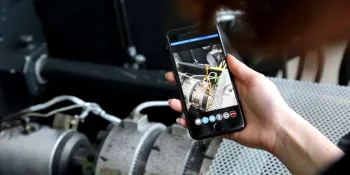 Picture shows AR remote assistance using the remote maintenance tool from ENGEL
