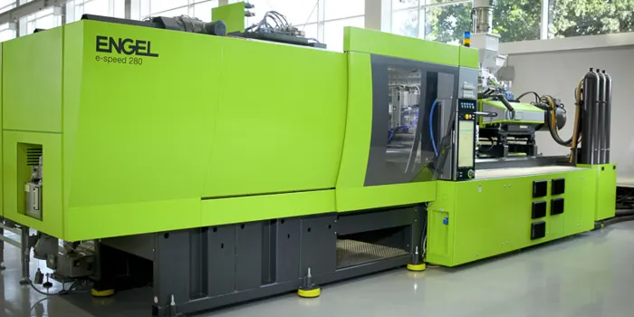 图为薄壁注塑成型的电动注塑机