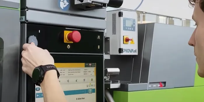 Image shows secure data interfaces of digital solutions by ENGEL 