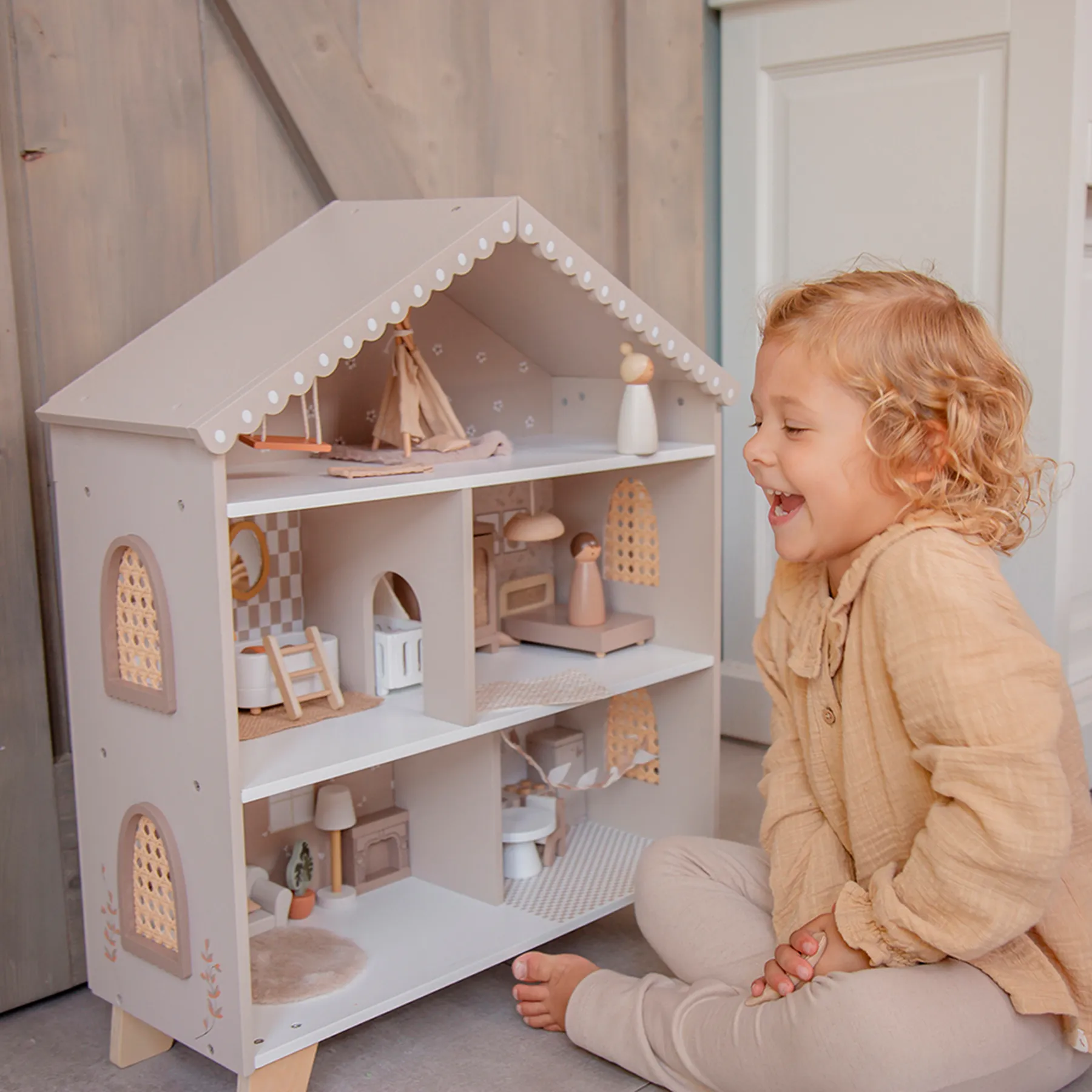 Jucărie din lemn, Casă de păpuși - 2