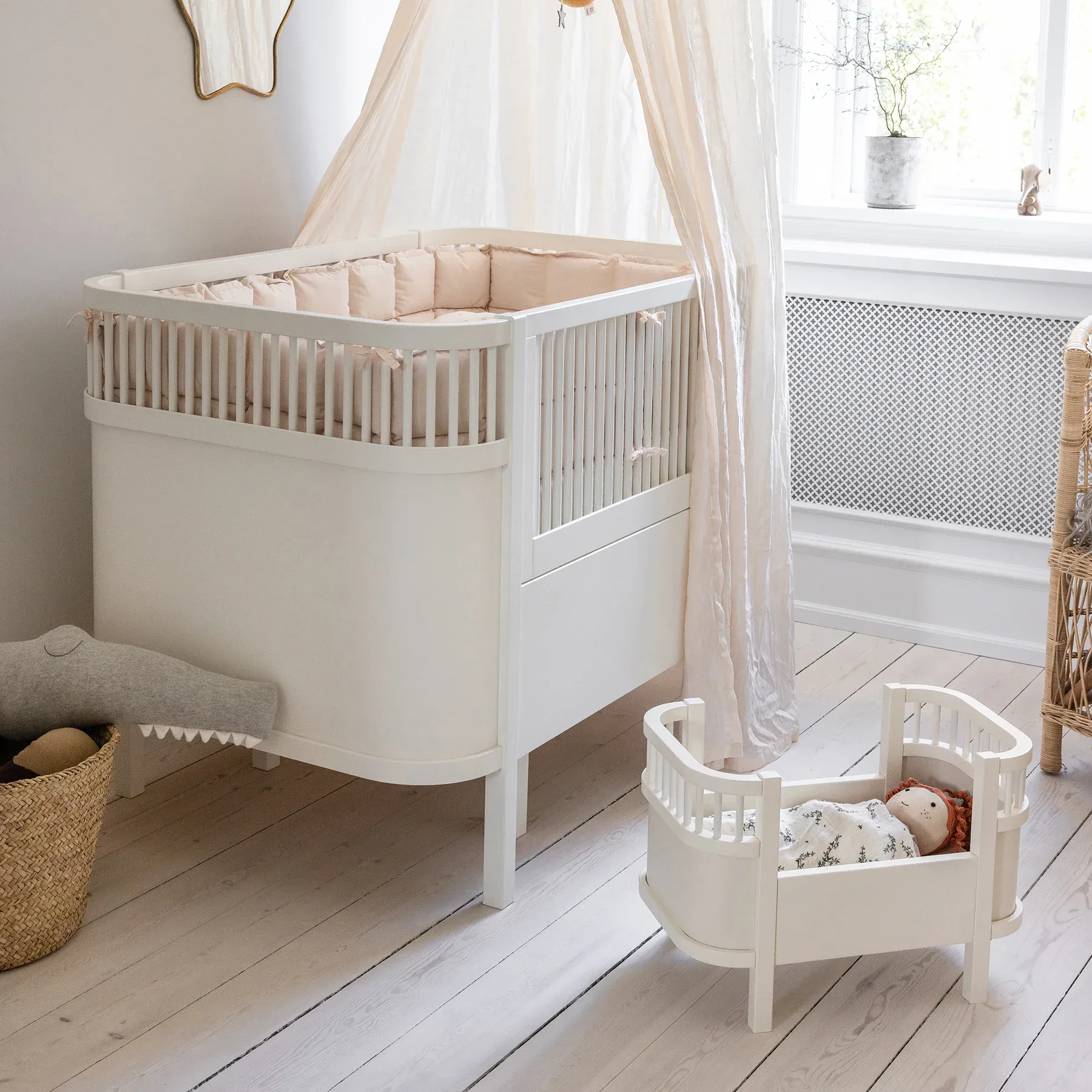 Jucărie din lemn, Pătuț pentru păpuși cu saltea - 4