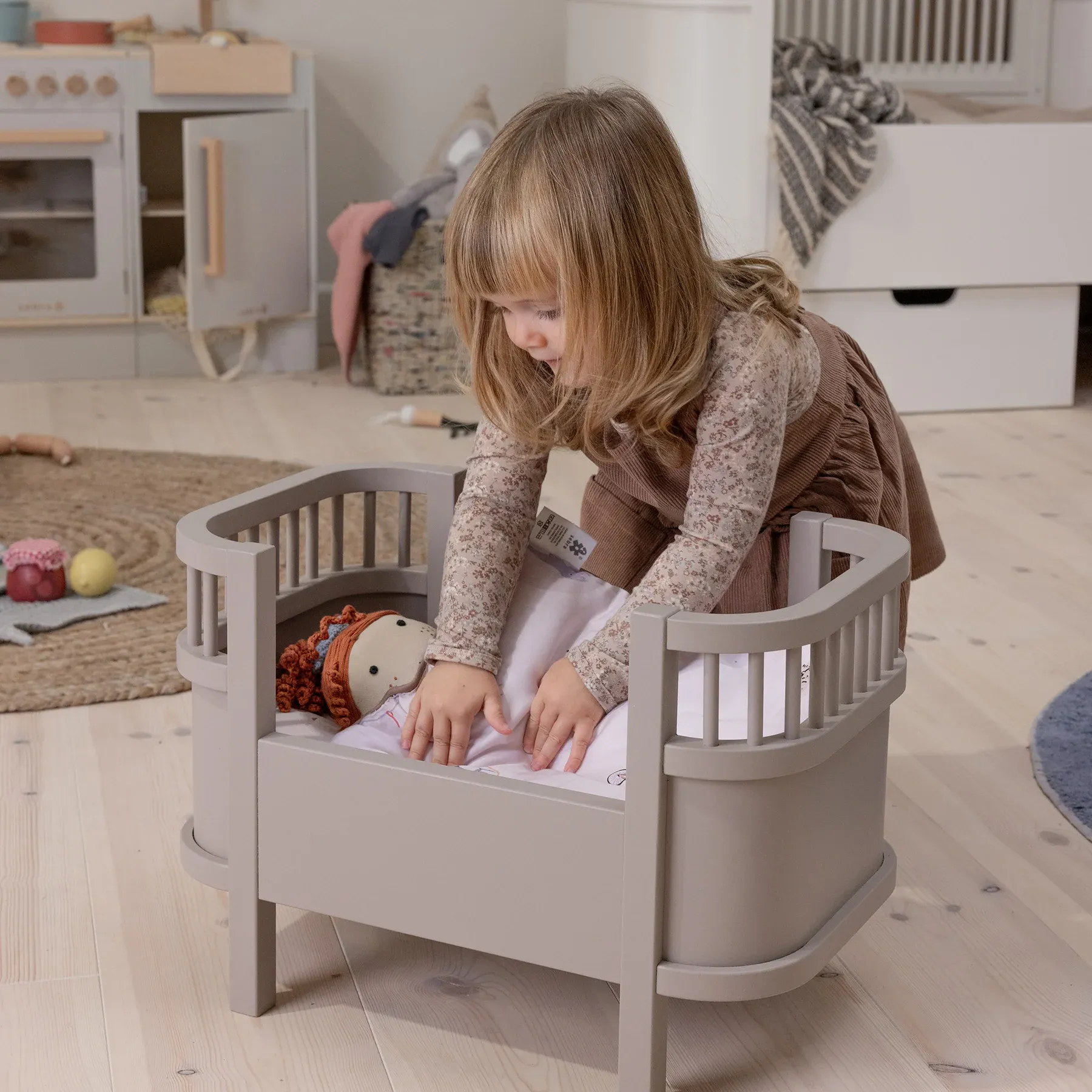 Jucărie din lemn, Pătuț pentru păpuși cu saltea - 4