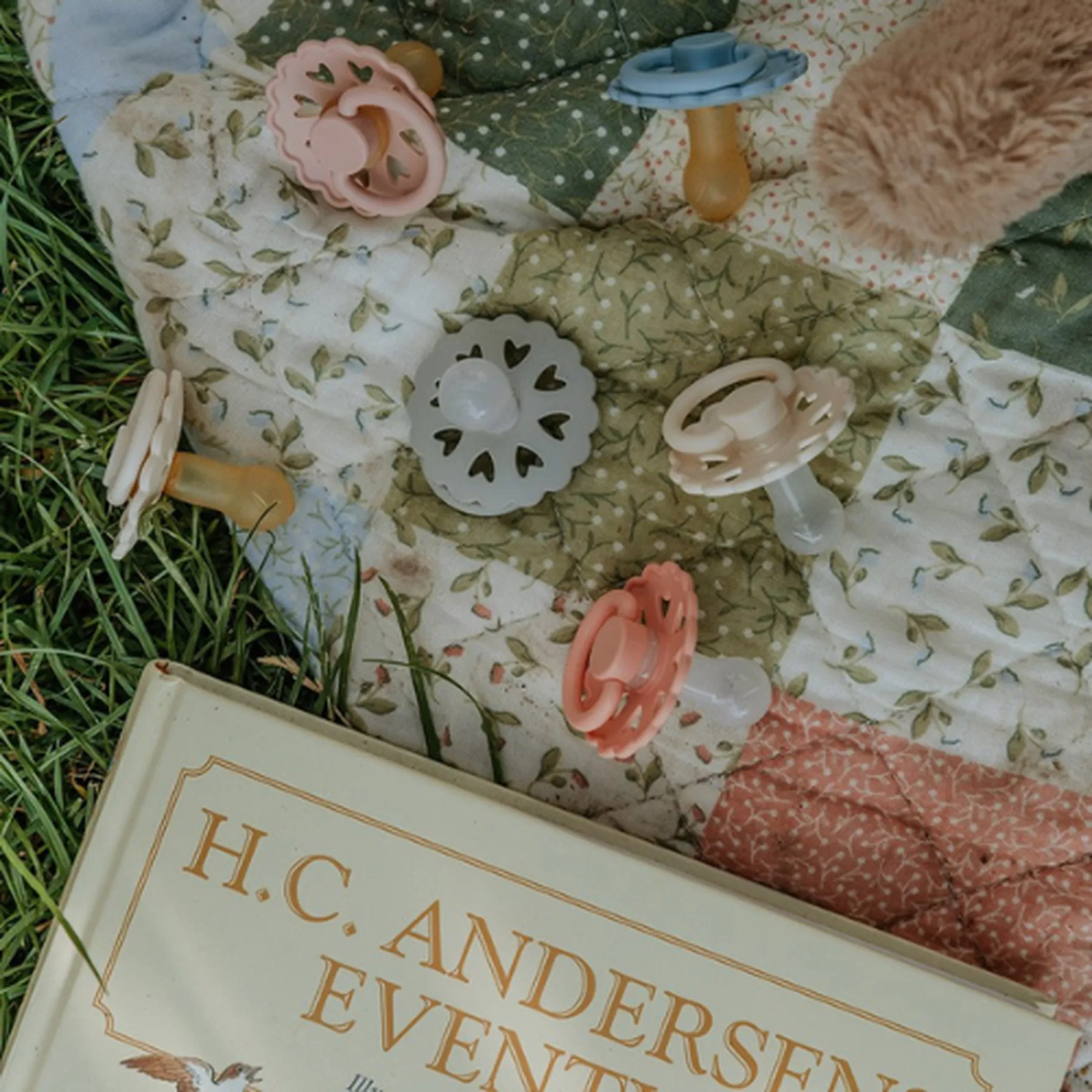 Fairytale X H.C. Andersen - Round Latex Pacifier - 3