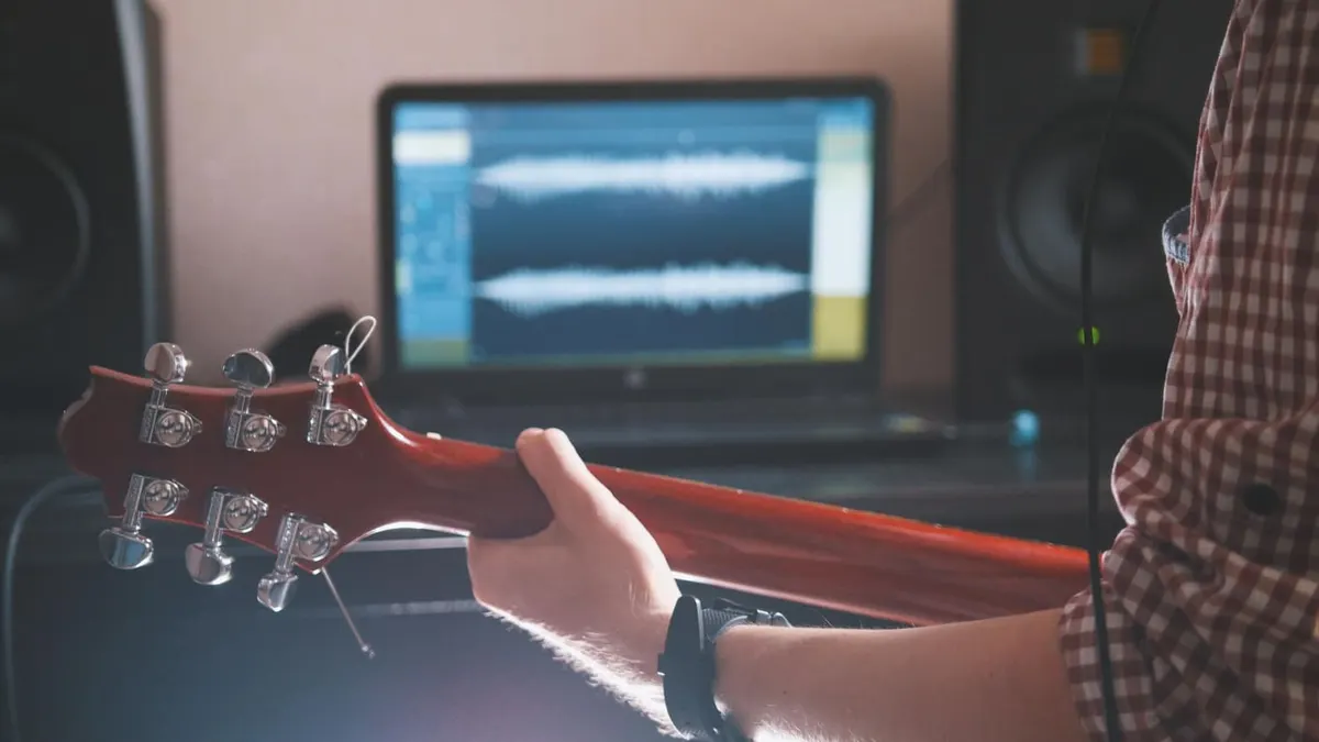 home-studio-guitar-recording