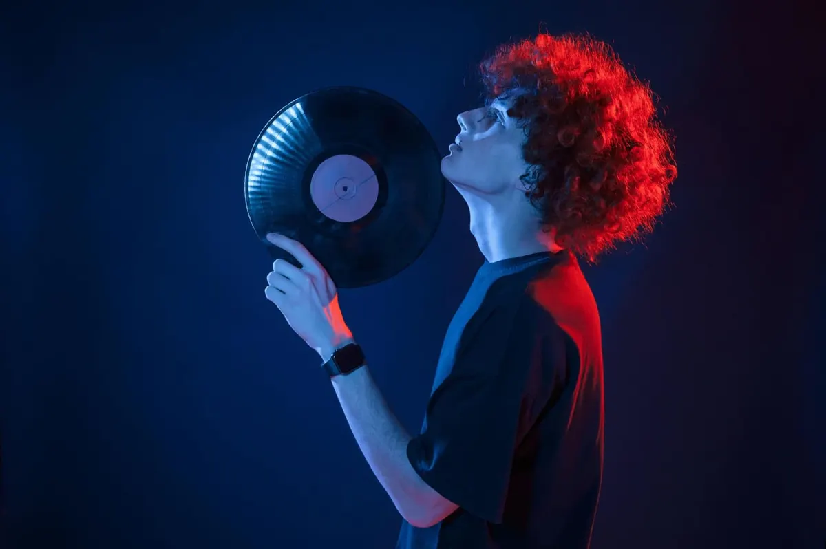 men with disc