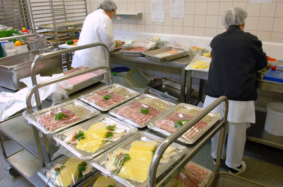 What Is the Maximum Cold Holding Temperature Allowed for Food?