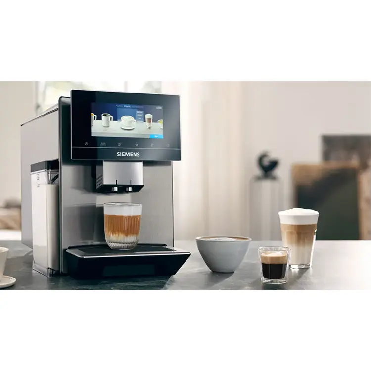 Siemens Kaffeevollautomat mit verschiedenen Kaffeegespezialitaeten.