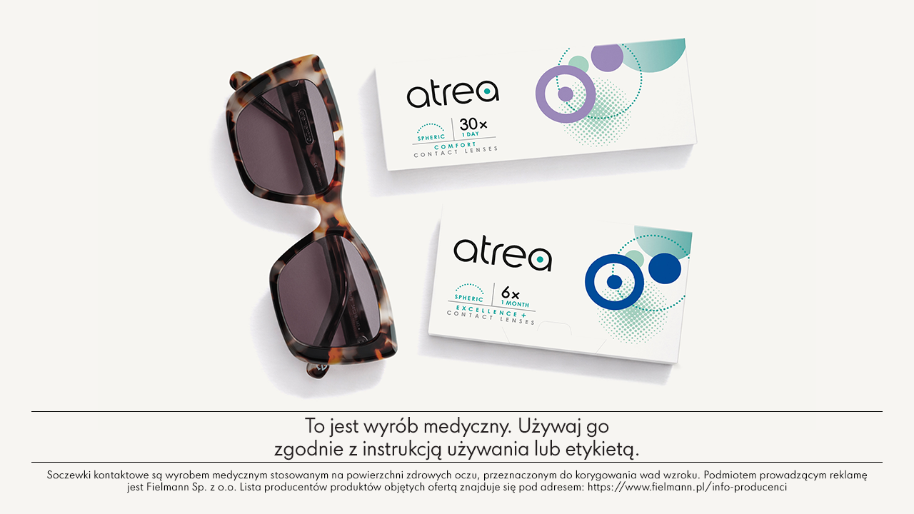 Okulary przeciwsłoneczne w wzorze Havana obok dwóch opakowań soczewek kontaktowych atrea (30 soczewek jednodniowych Comfort i 6 soczewek miesięcznych Excellence) na jasnym tle.