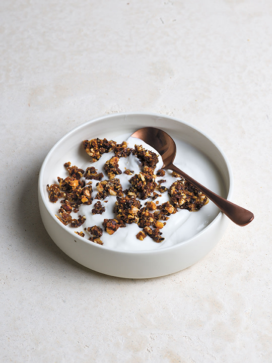 Bowl-of-yogurt-with-granola.jpg