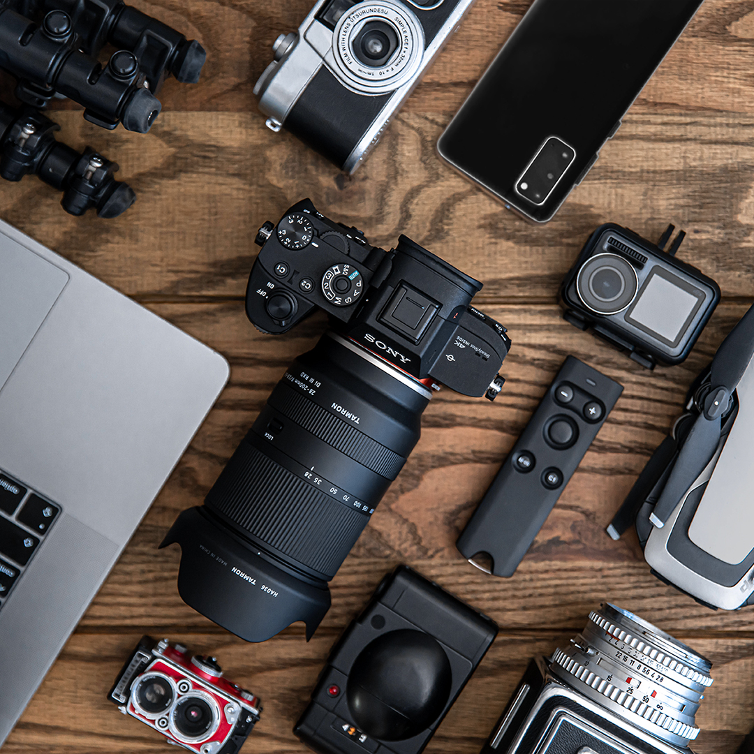 Das flexible Reiseobjektiv für Sony E-Mount Vollformatkameras
