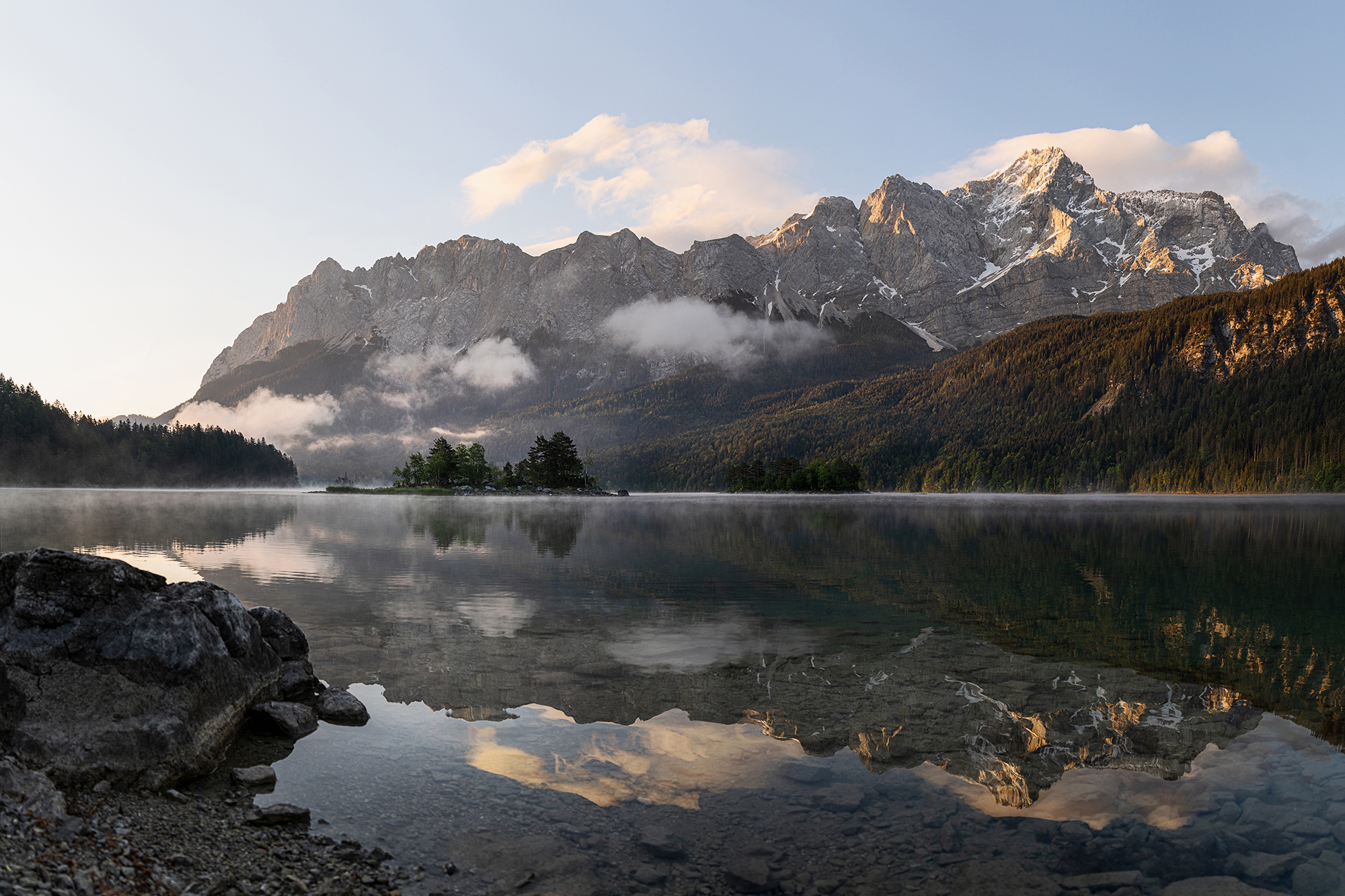 Which all-in-one photo lens is right for you?