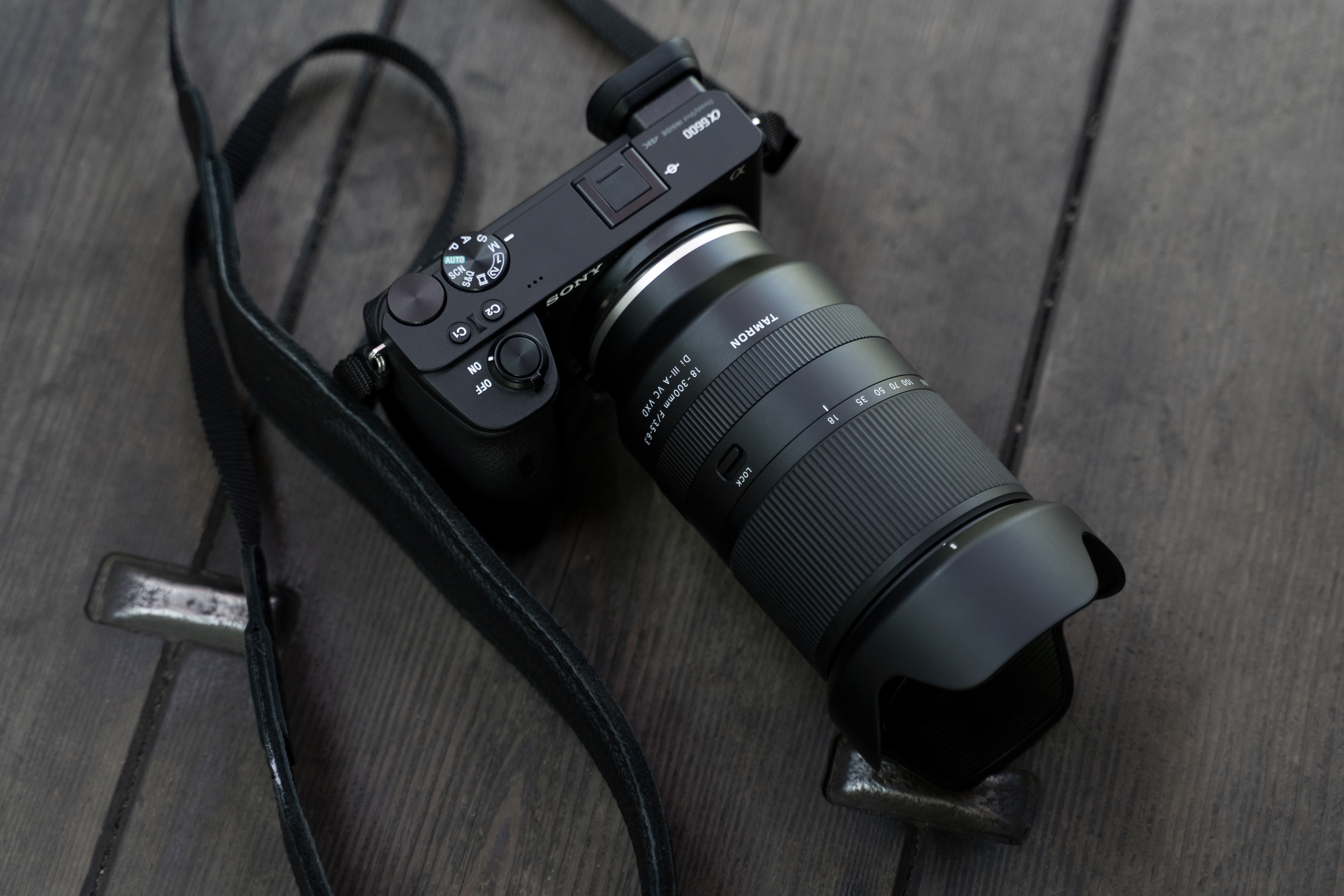 Objectif Tamron 18-300mm F/3.5-6.3 Di III-A VC VXD pour Sony E APS-C