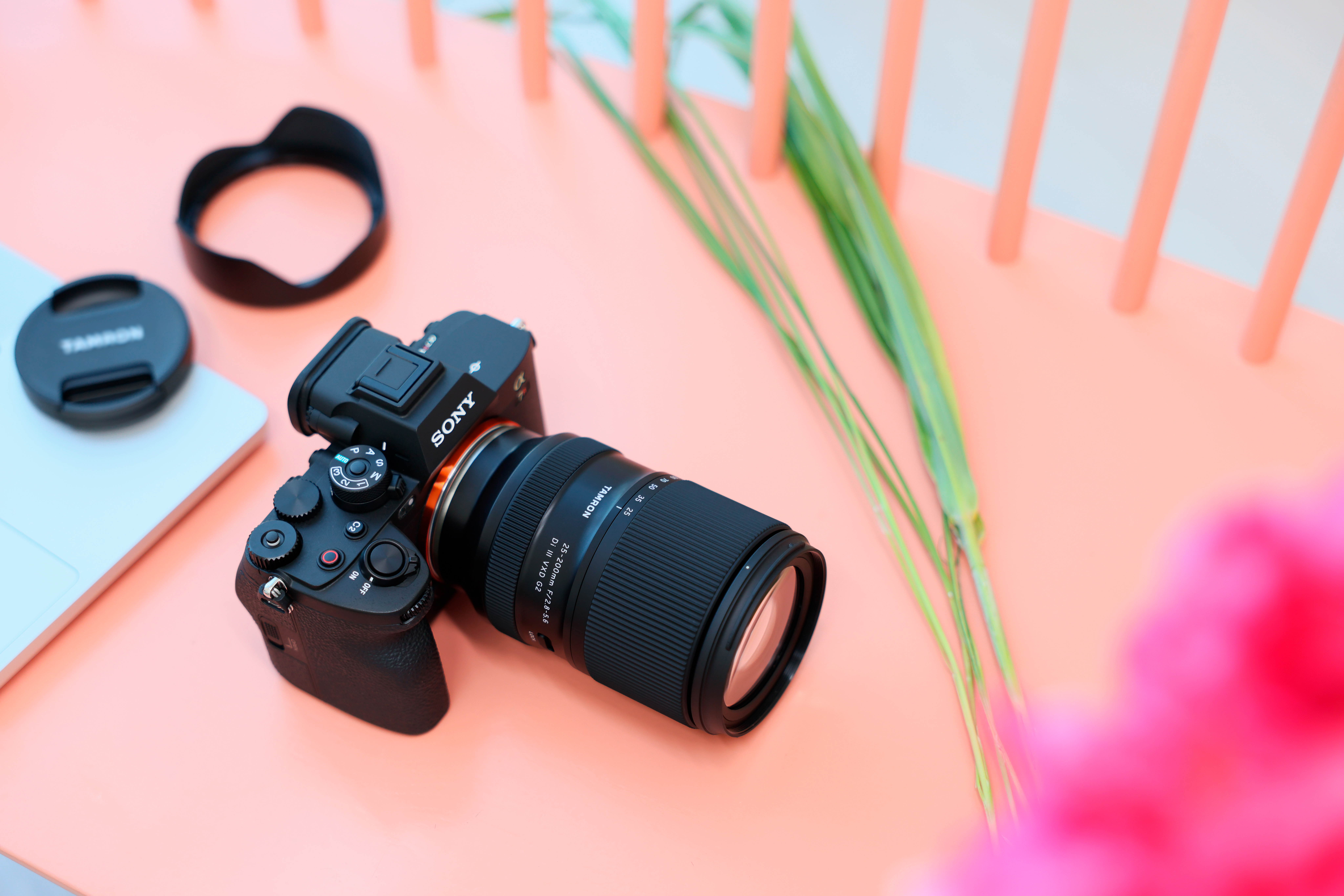 Zoom tout-en-un 8x qui ouvre à f/2.8