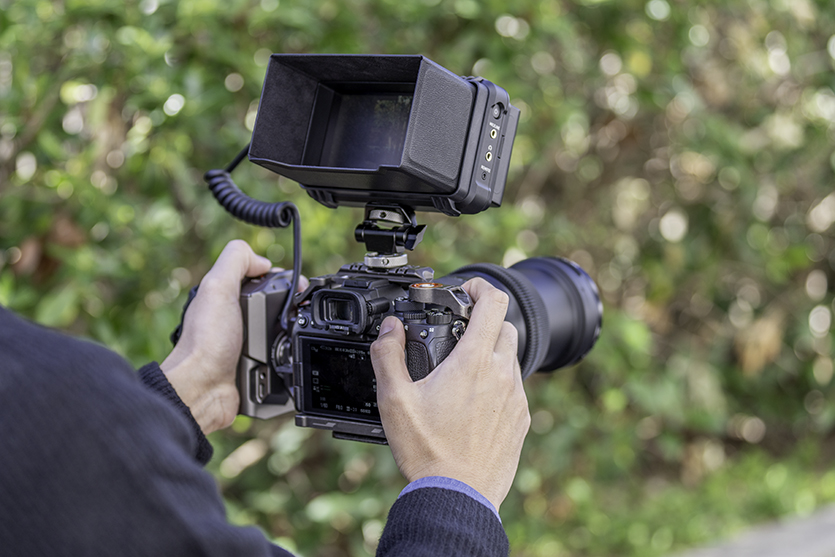 Dlaczego warto filmować aparatem z wymienną optyką?