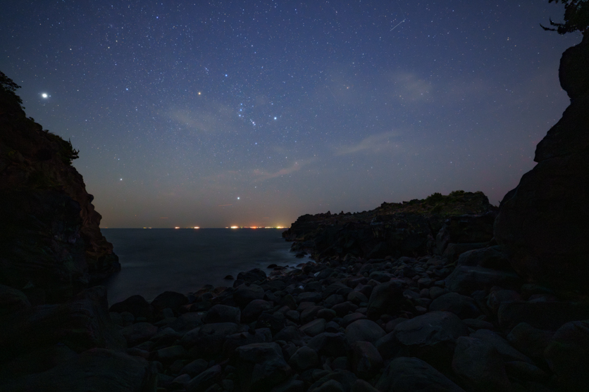 Un ultra grand-angle pensé pour photographier le ciel nocturne