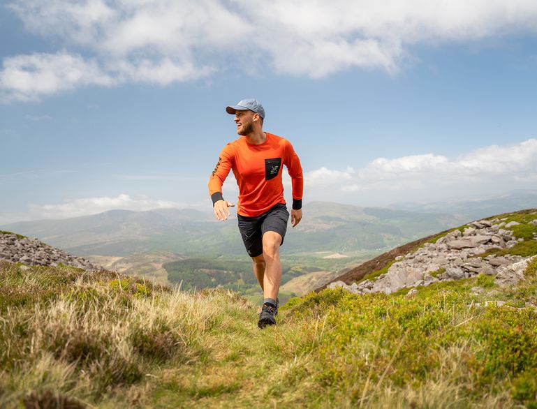 Fitness inspiration  Hiking outfit women, Summer hiking outfit, Hiking  outfit