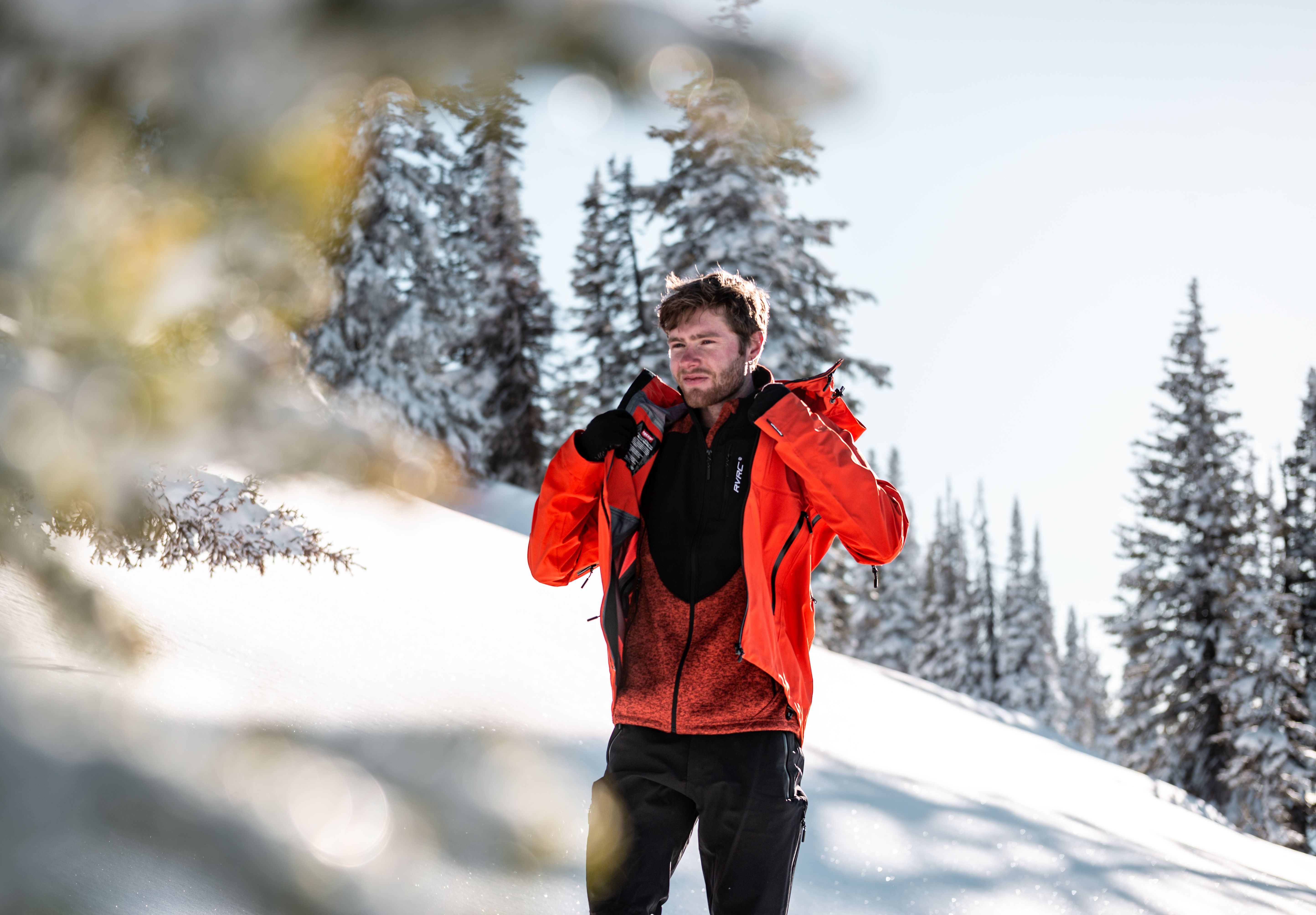 What Is Thermal Clothing? A Guide to Warming Base Layers for Men 