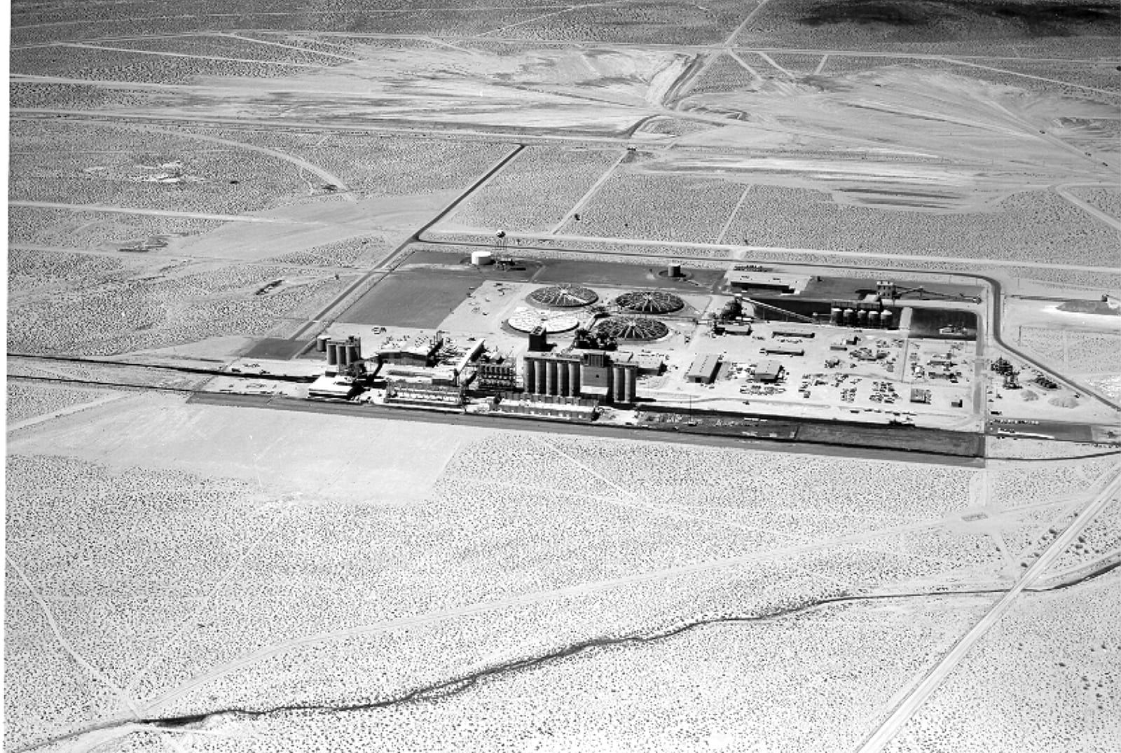 Open pit refinery in 1957
