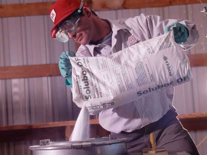 Solubor Pouring 1993
