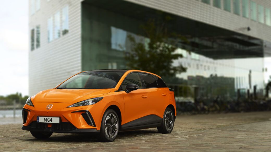 An orange MG4