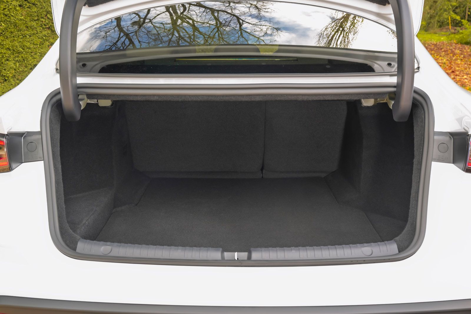 BYD SEAL 6 DM-i Saloon boot space