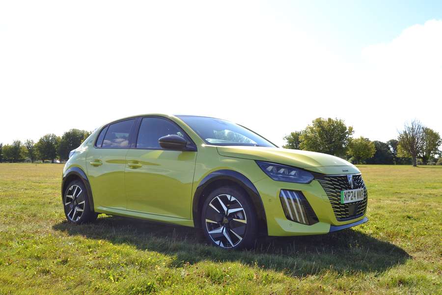 Peugeot e-208 exterior