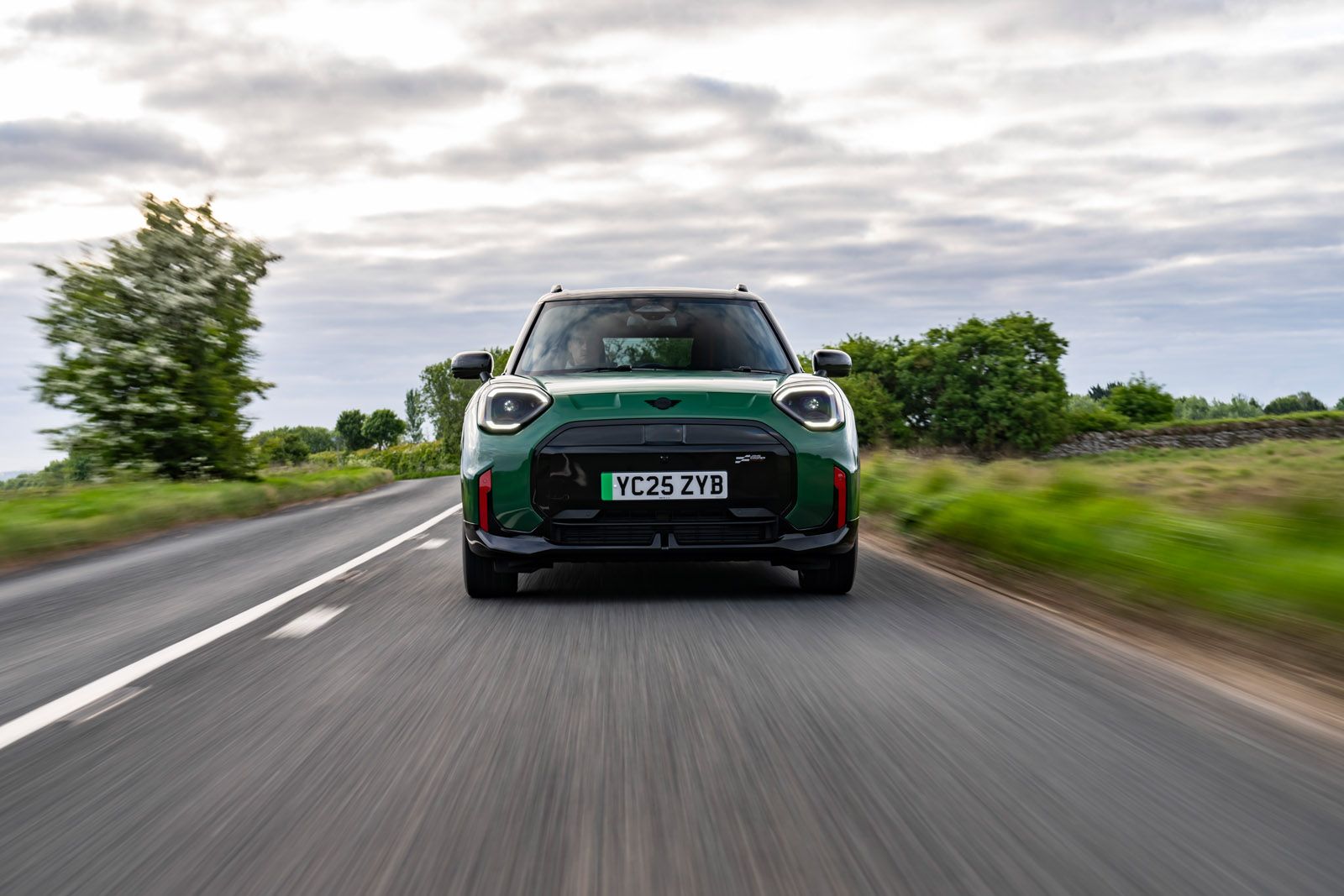 MINI Aceman JCW driving front