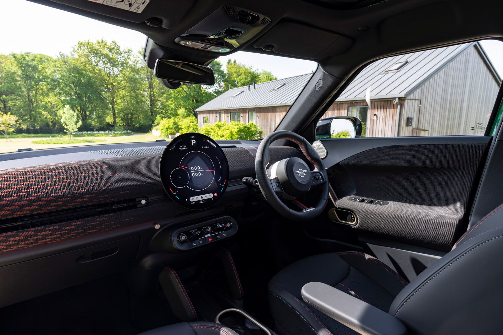 MINI Aceman JCW cabin