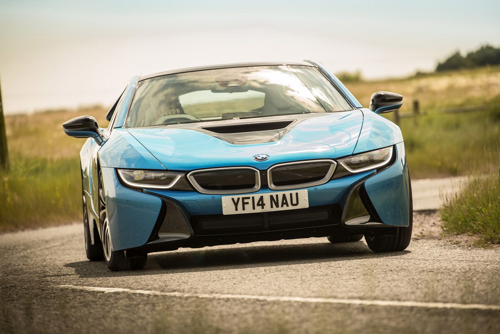 BMW i8 front driving