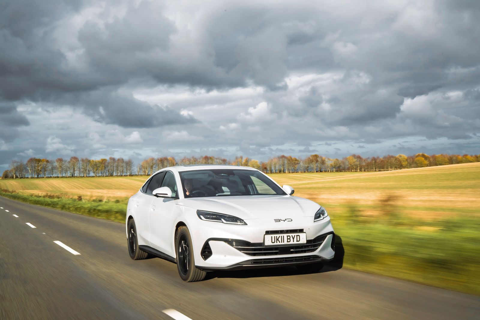 BYD SEAL 6 DM-i Saloon driving