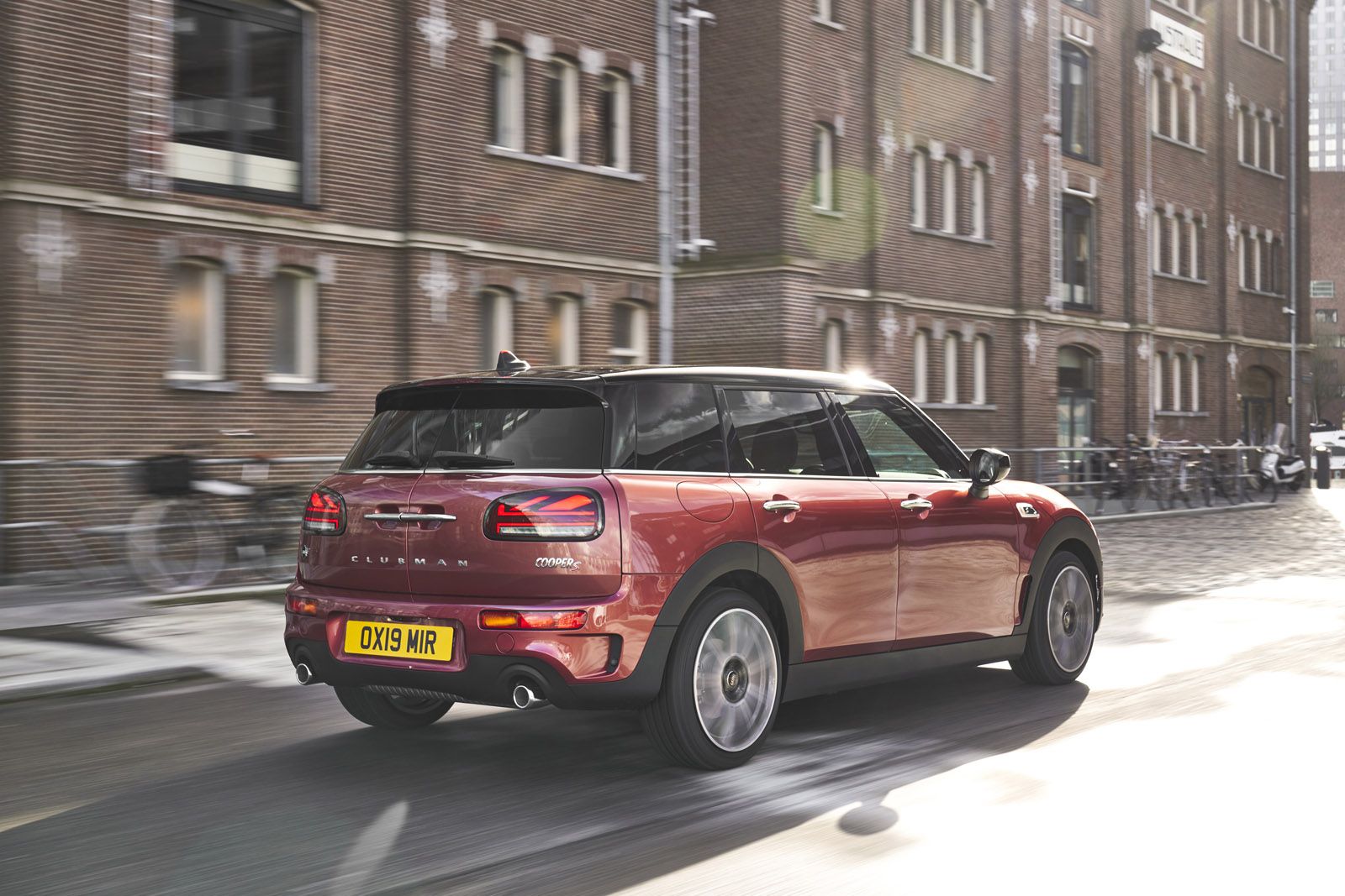 Mini Clubman driving
