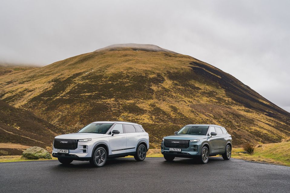 A pair of JAECOO cars