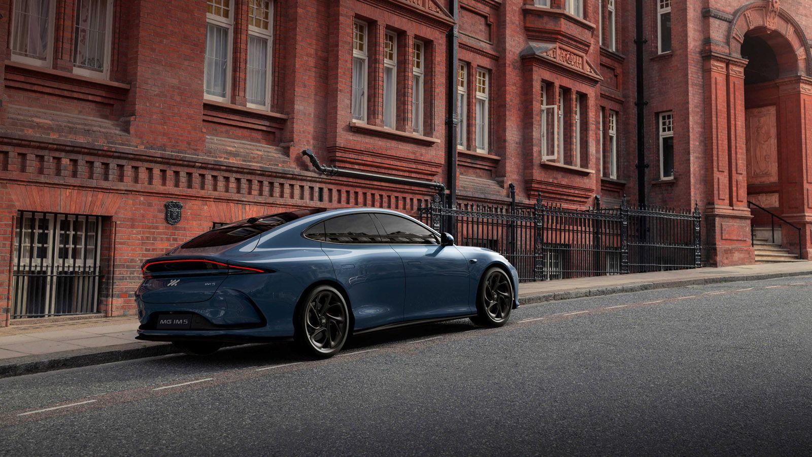 Blue MG IM5