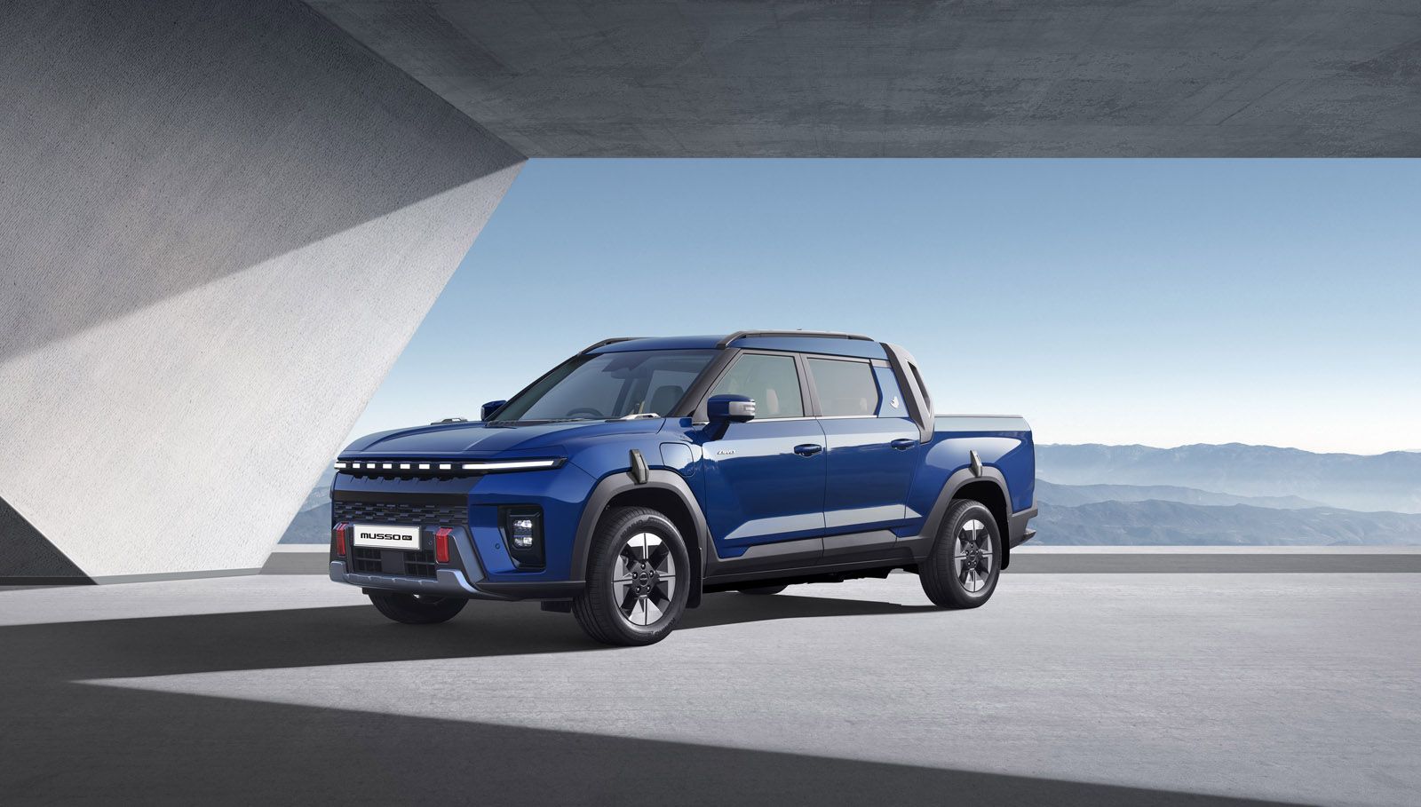Blue KGM Musso EV