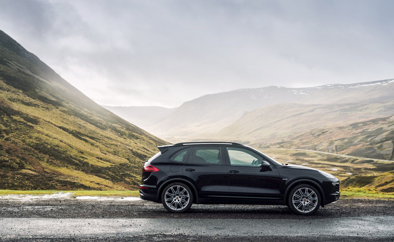 Porsche Cayenne side