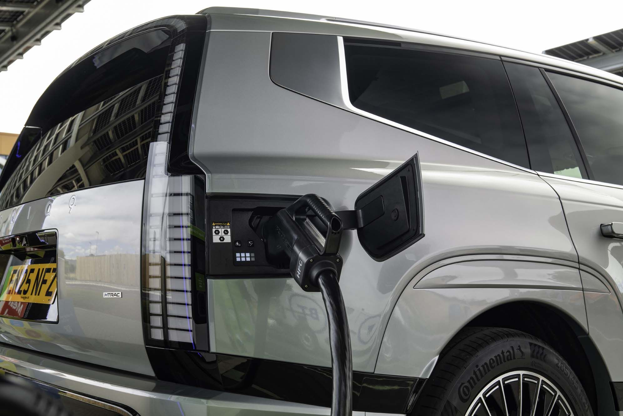 Hyundai IONIQ 9 charging