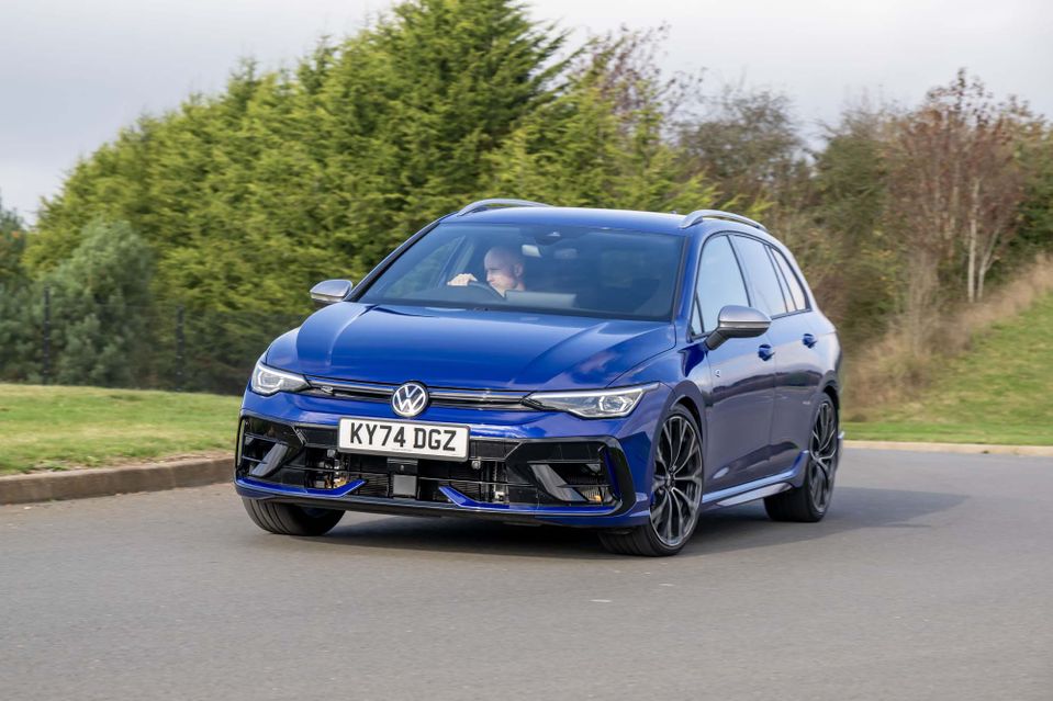 Volkswagen Golf R Estate front
