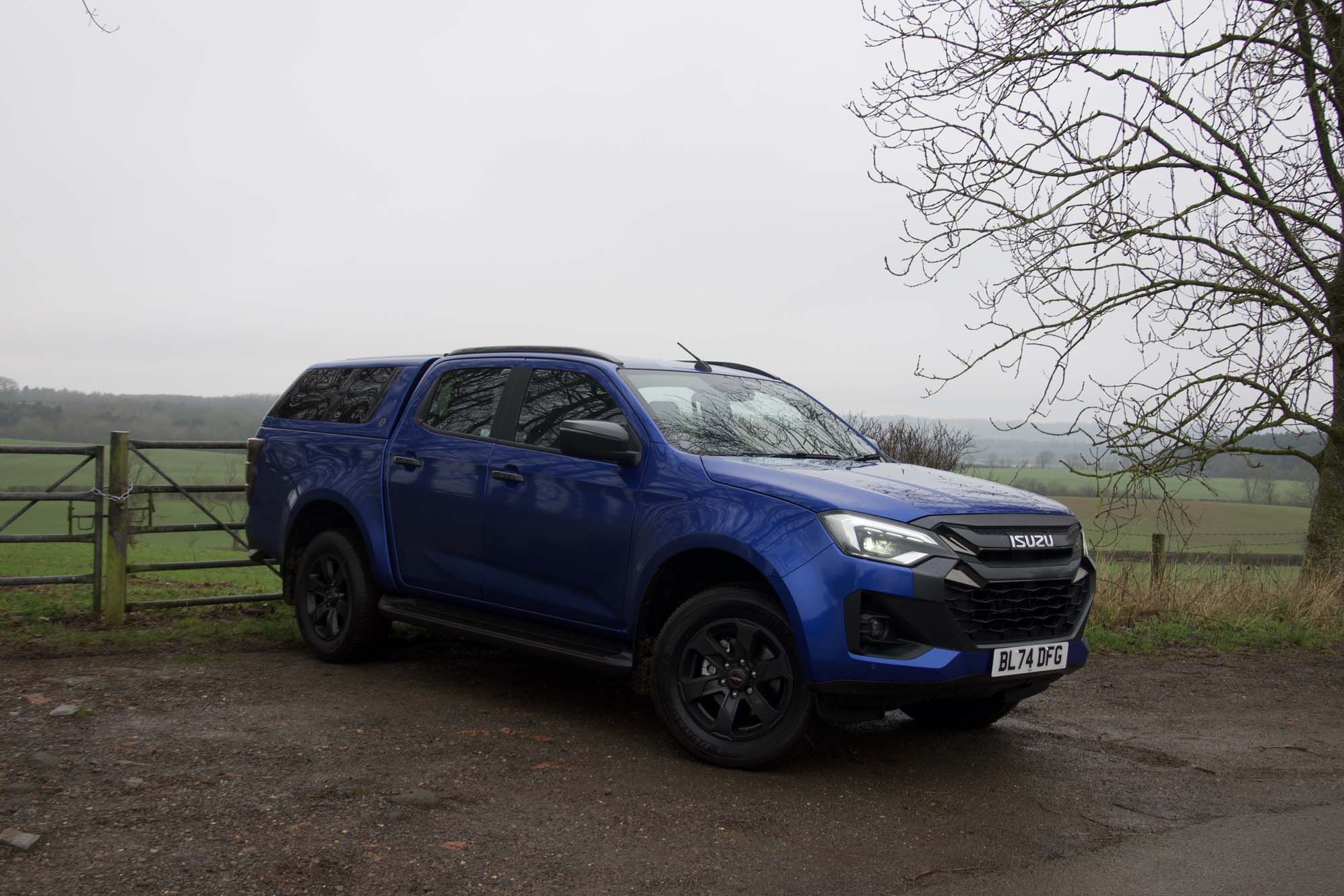 Isuzu D-Max 2025 front three quarters