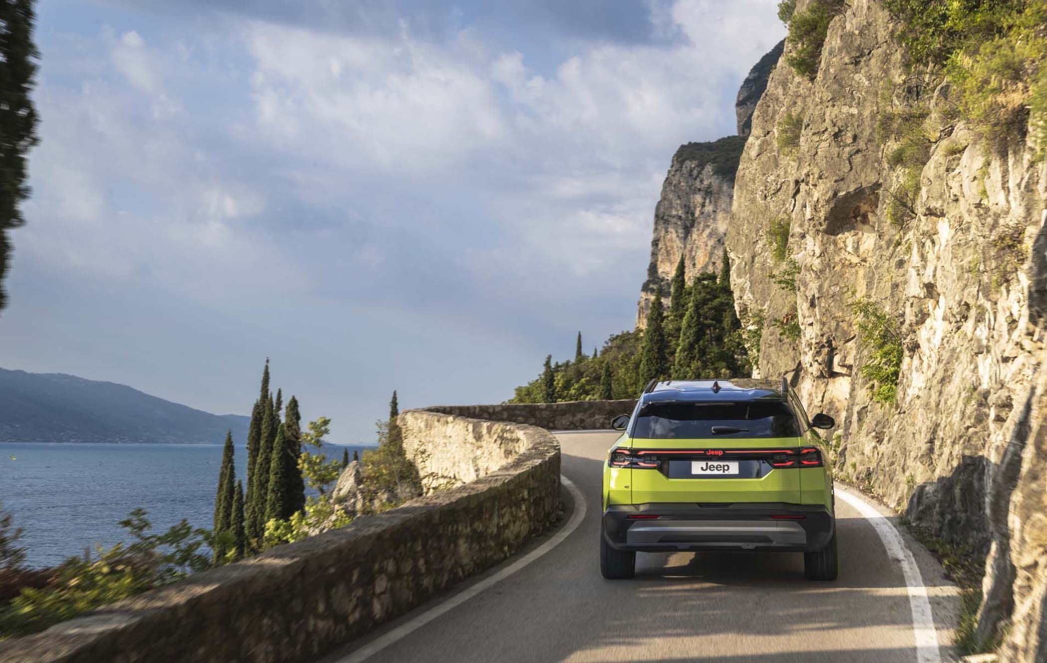 Jeep Compass rear, driving